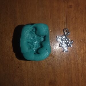 Small Jewelry Epoxy Resin Or Polymer Clay Mold Of RABBIT IN Alice In Wonderland